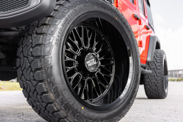 moto-metal-mo809-stinger-gloss-black-jeep-wrangler-3